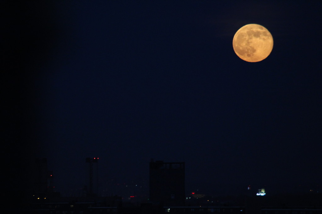 Supermoon over New York, NY. 8:54 PM EST, Sunday, June 23, 2013.